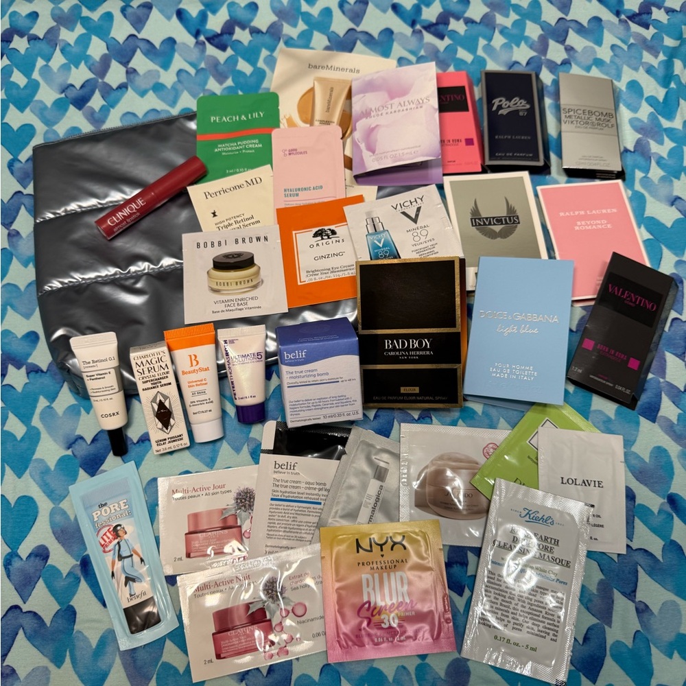 Make up bag w/various beauty products